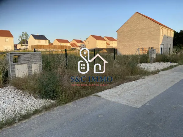 Terrain 899 m² 