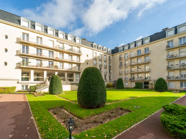 Vends magnifique appartement familial 150m² 4 chambres à Versailles 