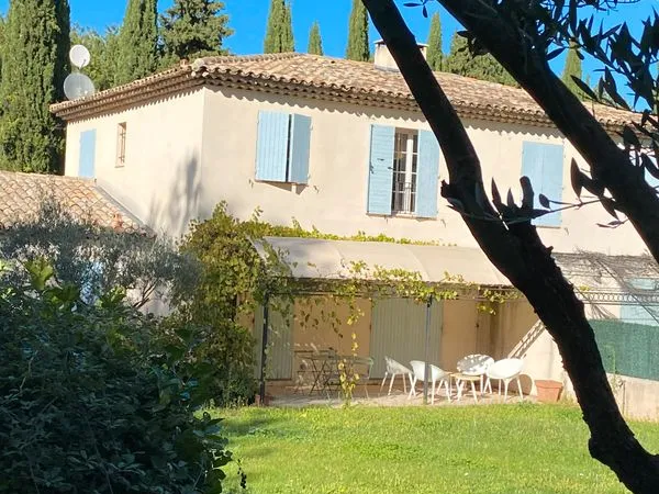 Appartement dans bastide 95 m2 à Aix en Provence 