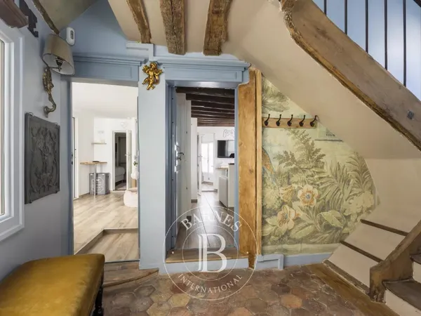 Paris 6 - Coeur St Germain des Prés - Duplex de 127m² rénové et climatisé - balcons 