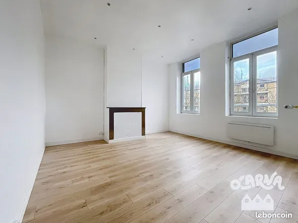 Studio 1 pièce 32 m² 