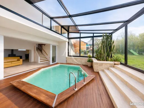 Maison 8 pièces 217 m² 