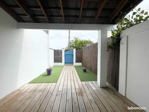 Studio 1 pièce 20 m² 