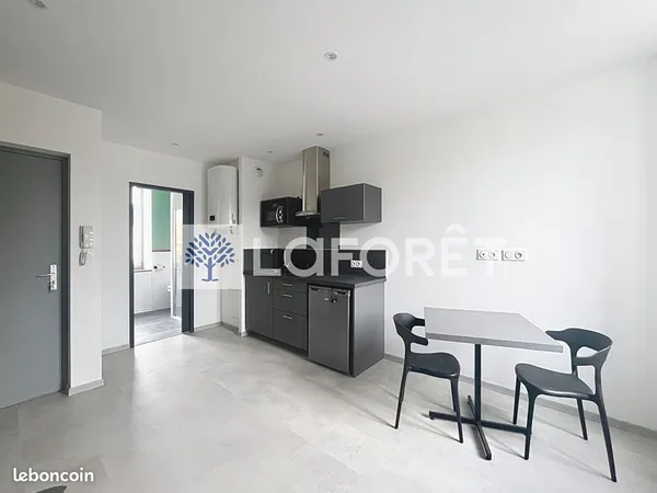 Studio 1 pièce 19 m² 