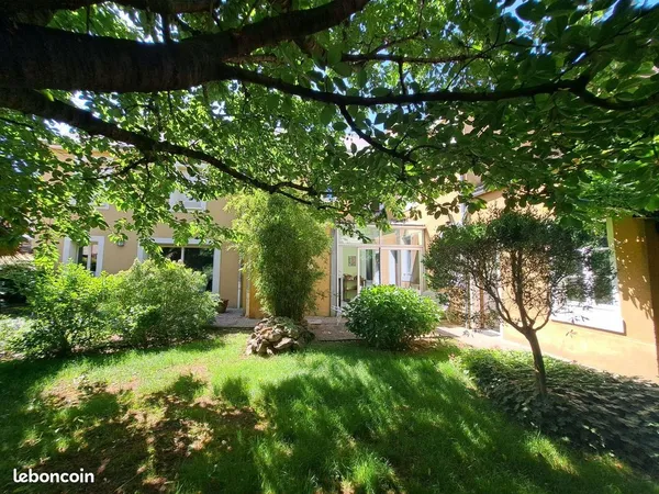 Maison 10 pièces 264 m² 