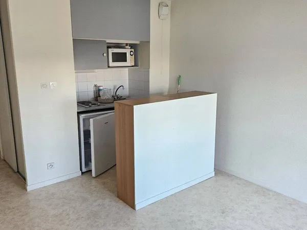 Studio 1 pièce 20 m² 