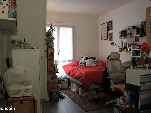 Studio 1 pièce 17 m² 