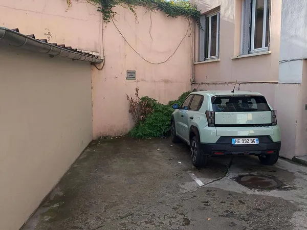 Parking 8 m² 