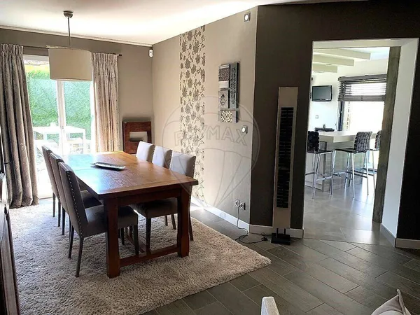Maison 10 pièces 225 m² 