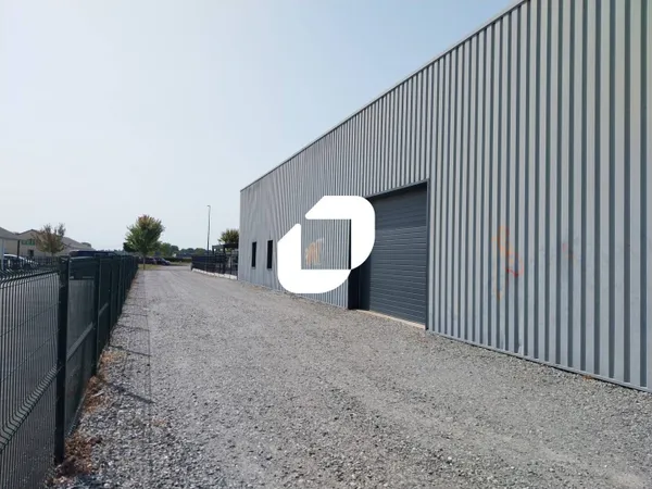 Local d'activité 270 m² 