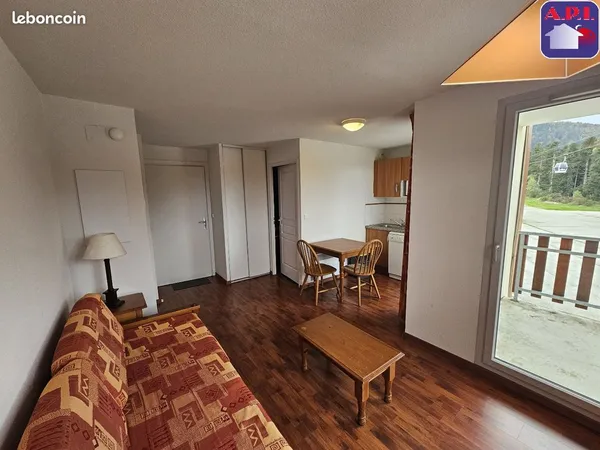 Studio 1 pièce 20 m² 