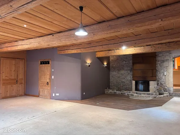 Appartement 2 pièces 160 m² 