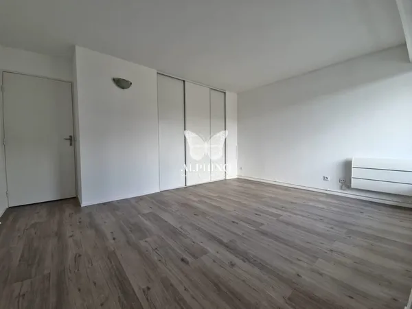 Appartement BORDEAUX 1 pièce(s) 28 m2 