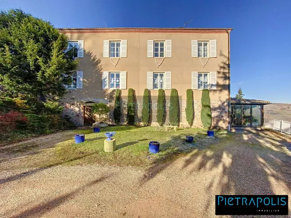 Maison 8 pièces 270 m² 