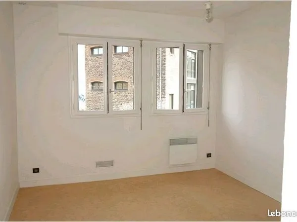 Studio 1 pièce 17 m² 