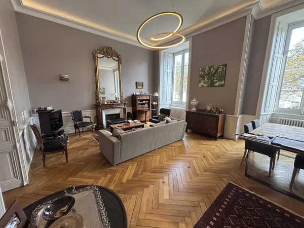 Bel appartement NANTES Quartier Cathédrale/ Louis XVI 