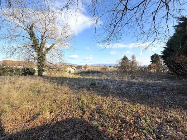 Terrain constructible 1500 m² 