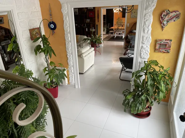 COGNAC HYPER CENTRE MAISON DE 232 M2 GARAGE DE 33 M2 4 CHAMB 