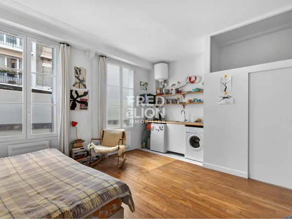 VENDS STUDIO 23m² - Paris 18 - RUE DUHESME 