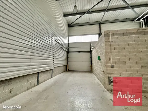 Local industriel 230 m² 