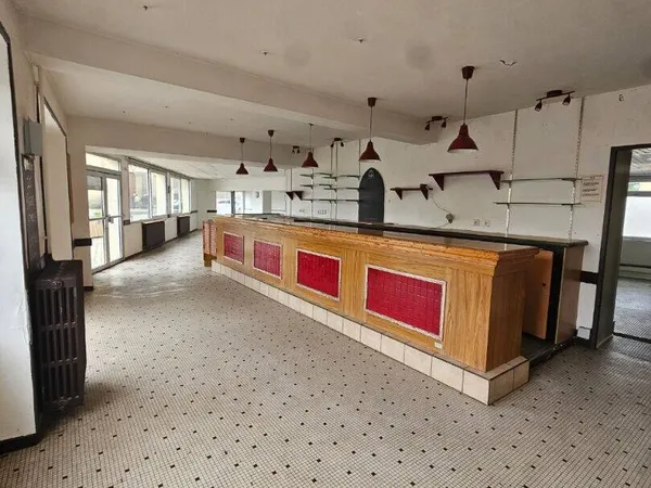 Local commercial 185 m² 