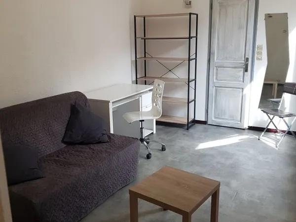 Loue studio 20m²
