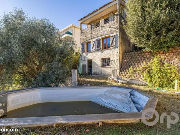 Villa 4 pièces 155 m² 
