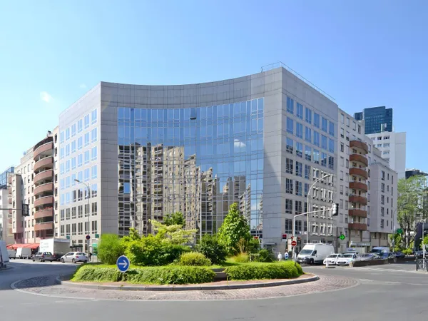 Bureau Location Courbevoie   40881€