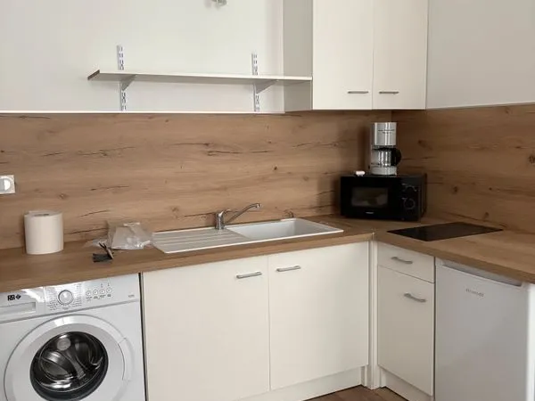 Loue appartement meublee 