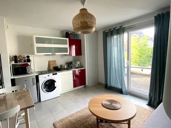 Studio avec terrasse et parking 