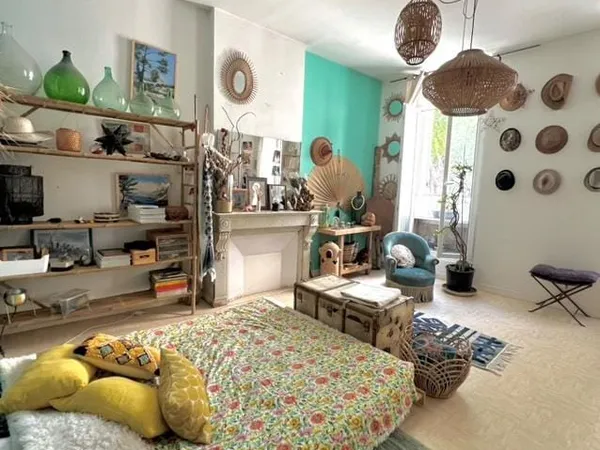 Loue grande chambre meublée dès fin août dans appartement 85m² Vauban 