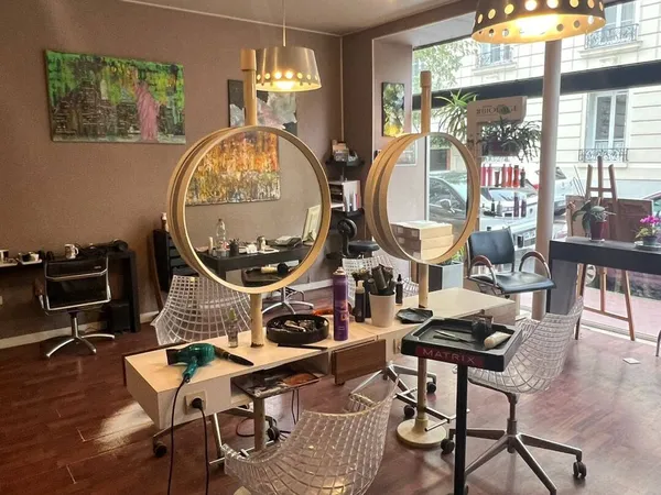 Local commercial 1 pièce 55 m² 