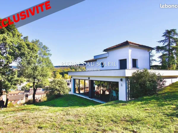 Maison 8 pièces 230 m² 