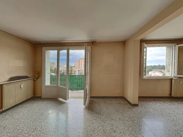 Appartement Avignon 4 pièce(s) 70 m2, garage et cave. 