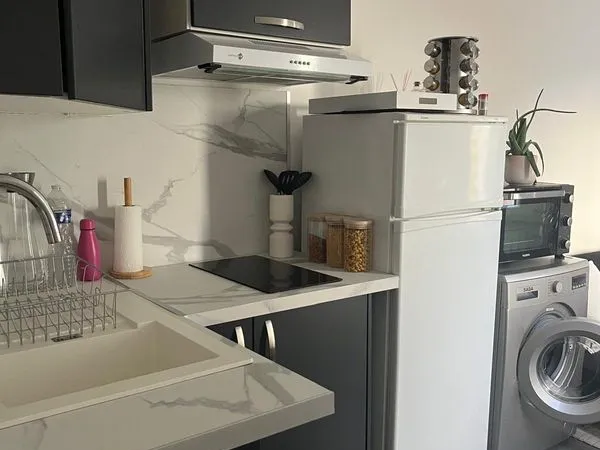 A louer bel appartement vide centre ville 