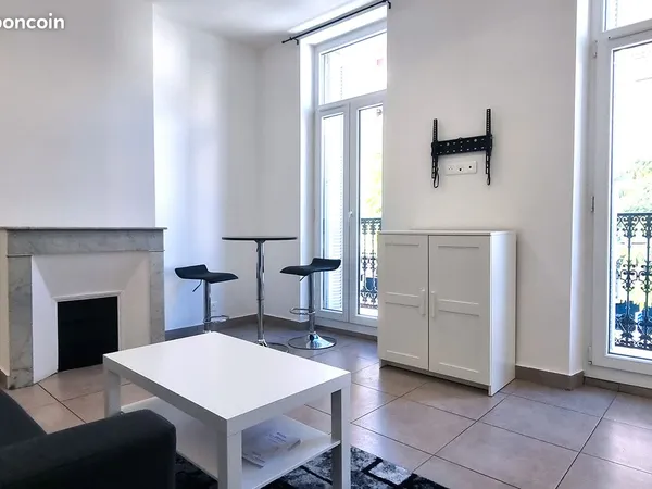 TYPE 2 Refait Neuf quartier Longchamps 