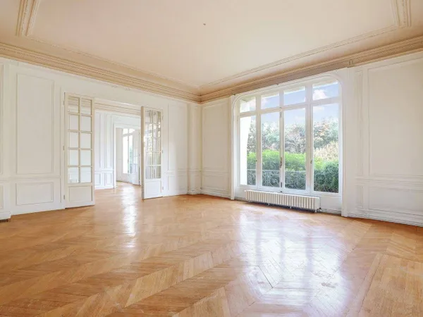 Appartement 6 pièces 205 m² 