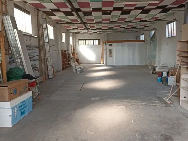 Dépôt garage 250m2 rue de Pasquis 
