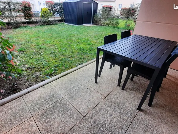 T2 RDC avec jardin et 2 places de parking dans garage 