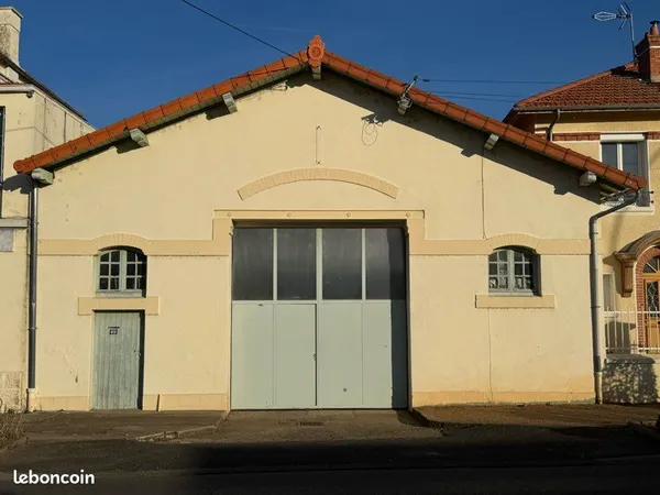 Hangar - environ 100 m2 