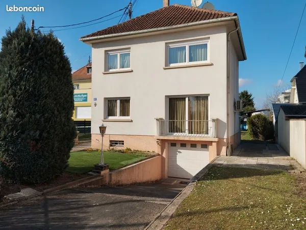Maison de 100 m2 sur terrain de 9 ares 