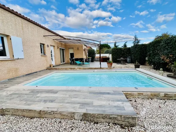 Villa T4 avec piscine, terrasse, garage et jardin à Canet (34800) 