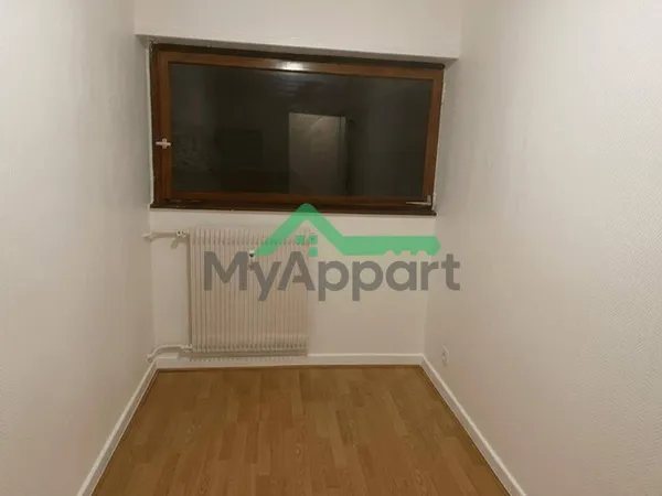 Studio 1 pièce 12 m² 