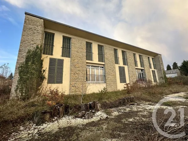 Maison 750 m² 