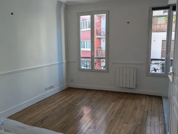 Studio lumineux - 22,8 m² - Secteur Garibaldi - Saint-Ouen-sur-Seine (93400) Prix : 175 000 