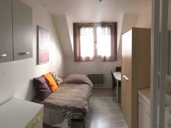 Studio 1 pièce 11 m² 