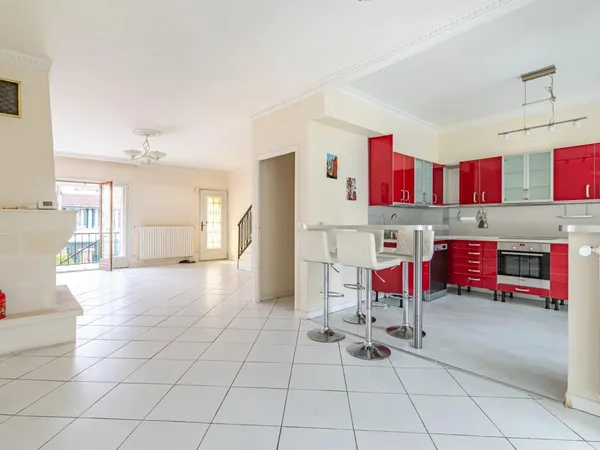 Maison de 6 pièces de 173 m² située à Villemomble 