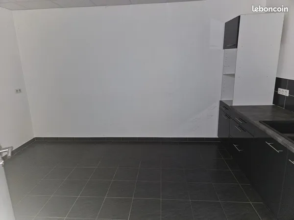 Bureaux, atelier 830 m² Oyonnax 