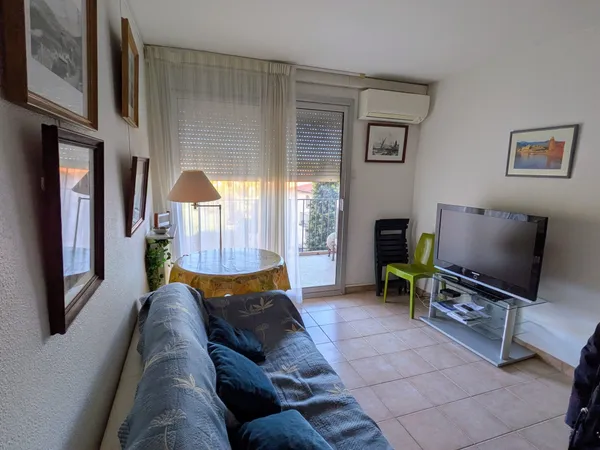 APPARTEMENT 3 PIECES AVEC BALCON CENTRE-VILLE 