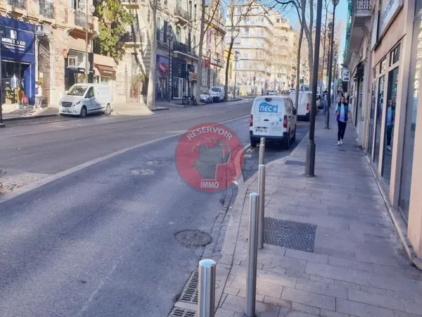 Commerces / Cession de Droit au Bail - 145 m²
